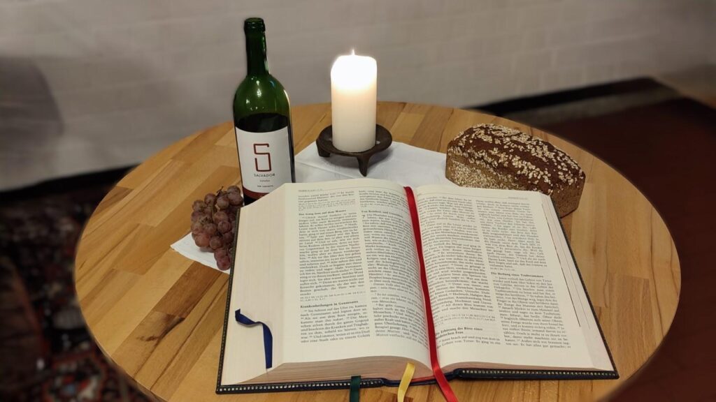 Wort-Gottes-Feier: 1. Sonntag, 18.30 Uhr