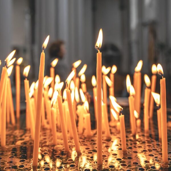 Sammlung von Kerzen für die Ukraine